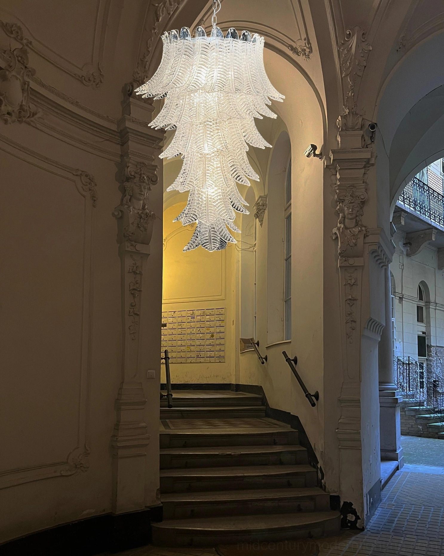 Asinara pink murano glass chandelier middle tier cascade lighting diffusion glass refraction