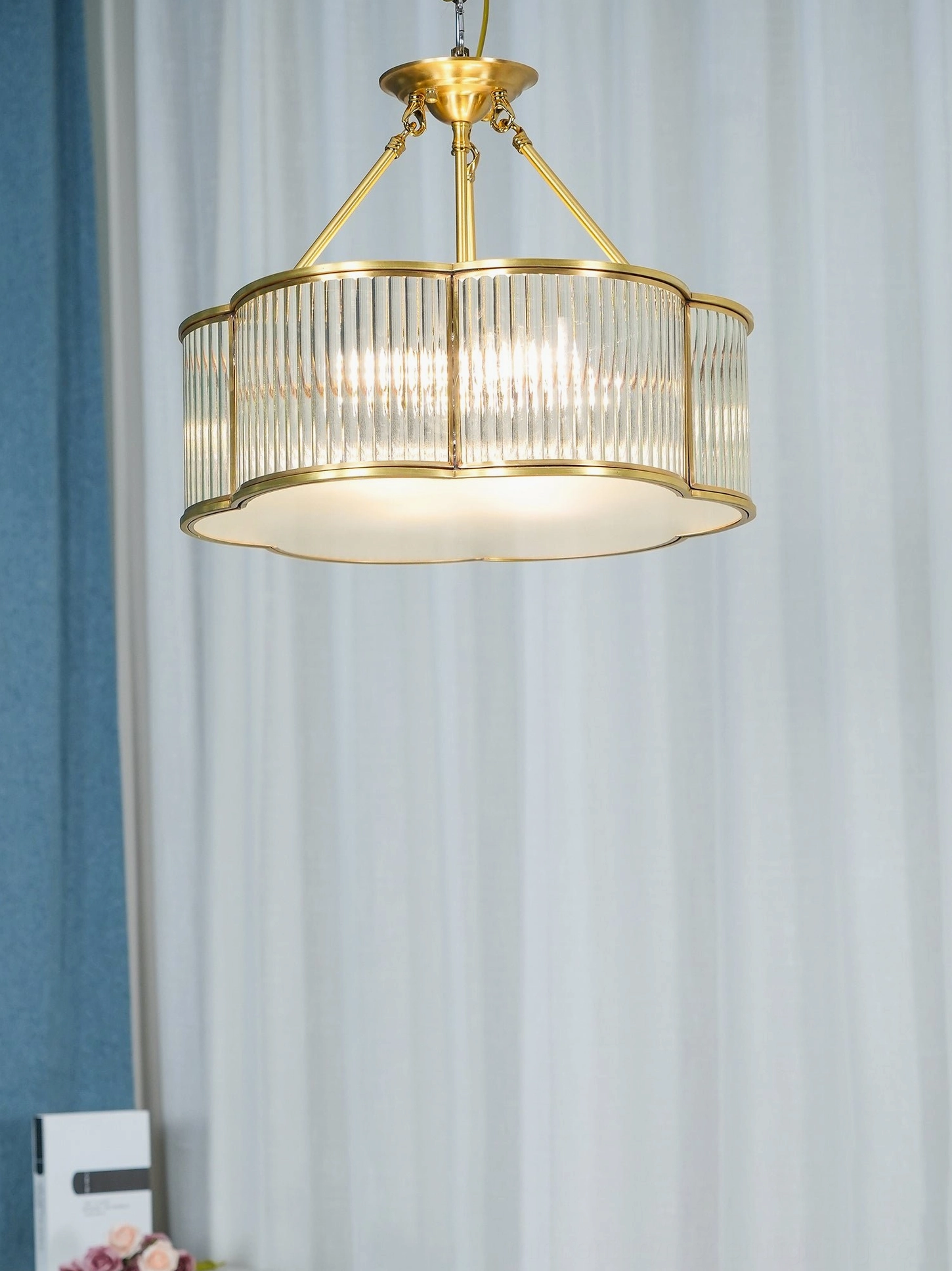 Basil quatrefoil mid-century modern brass chandelier full product showcase