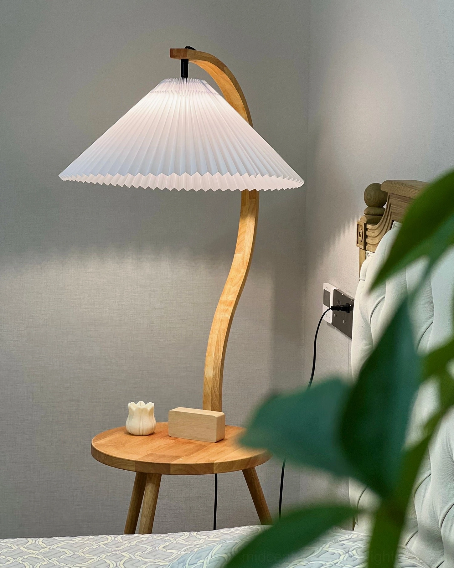 Caprani tray floor lamp in minimalist home office workspace providing warm task lighting