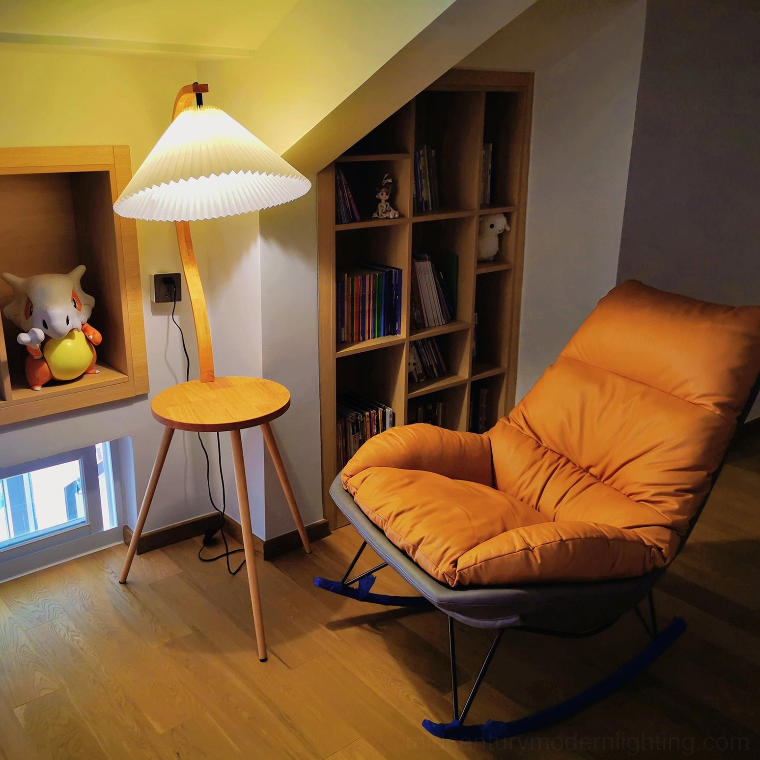 Caprani mid-century modern tray lamp with three-legged wood base in contemporary interior design