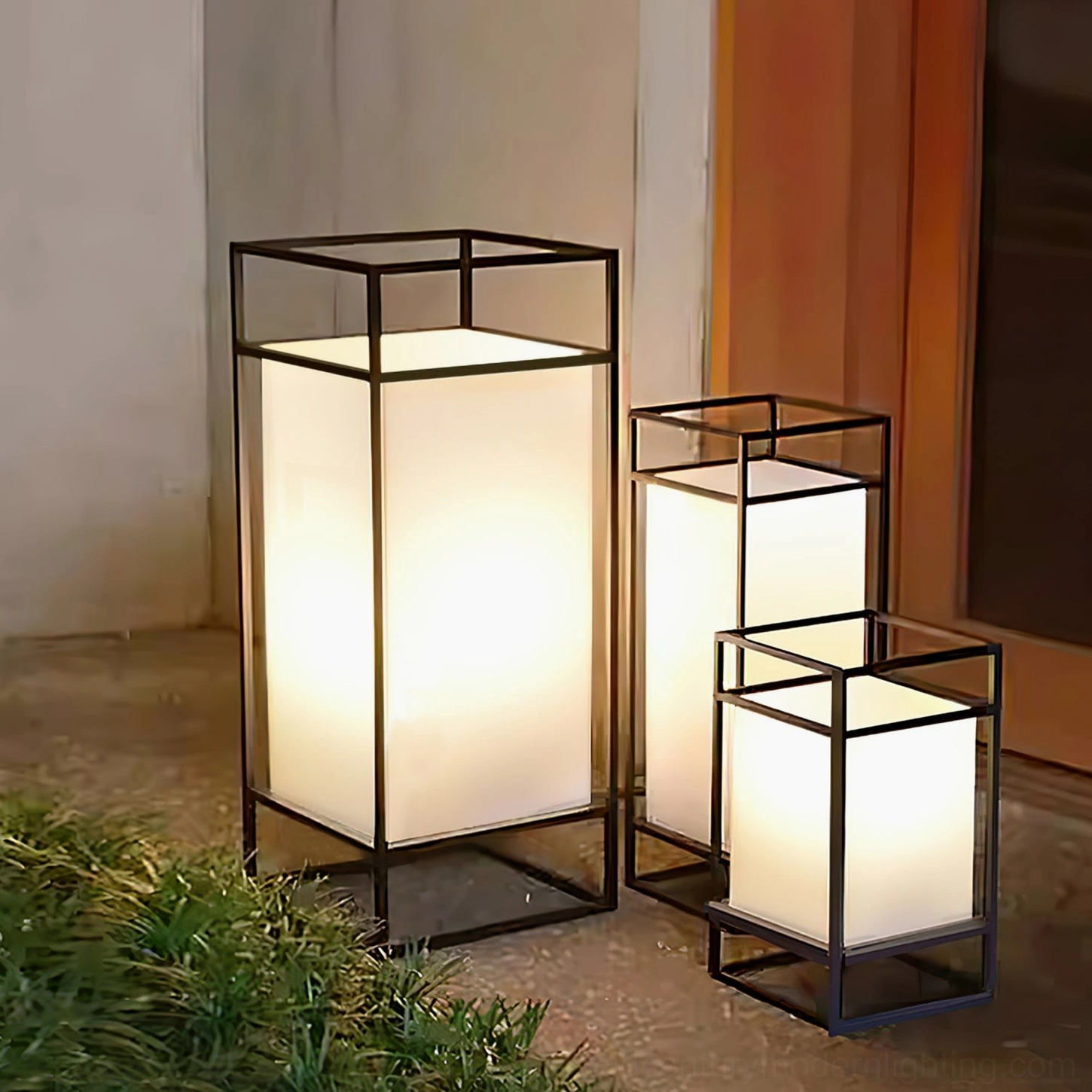Cleo outdoor lantern solar-powered version cord-free installation