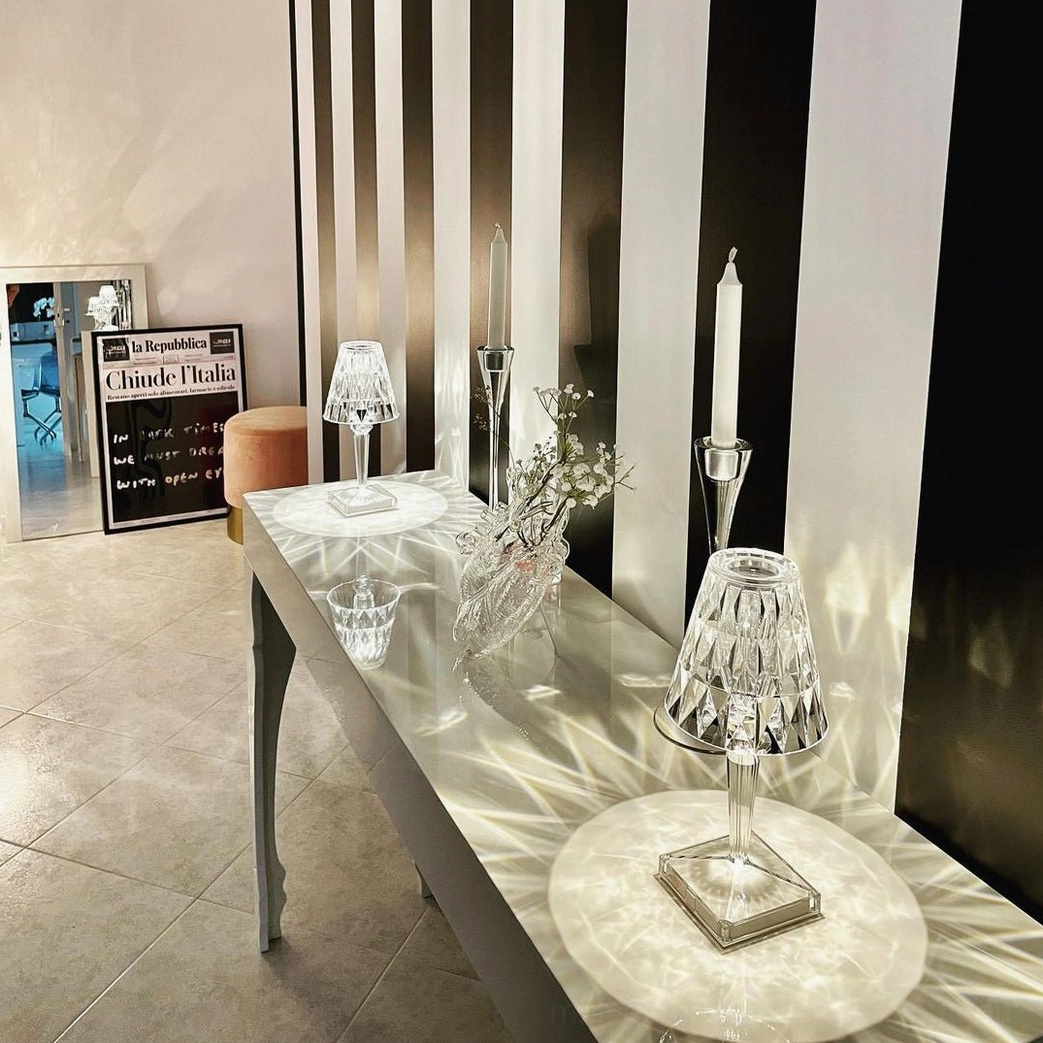 Cordless crystal lamp multicolor RGB mode for seasonal décor adaptation