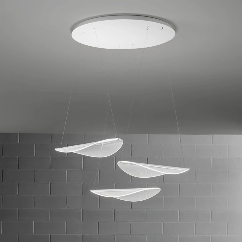 Three head twisted pendant lamp black clear finish warm light contemporary interior