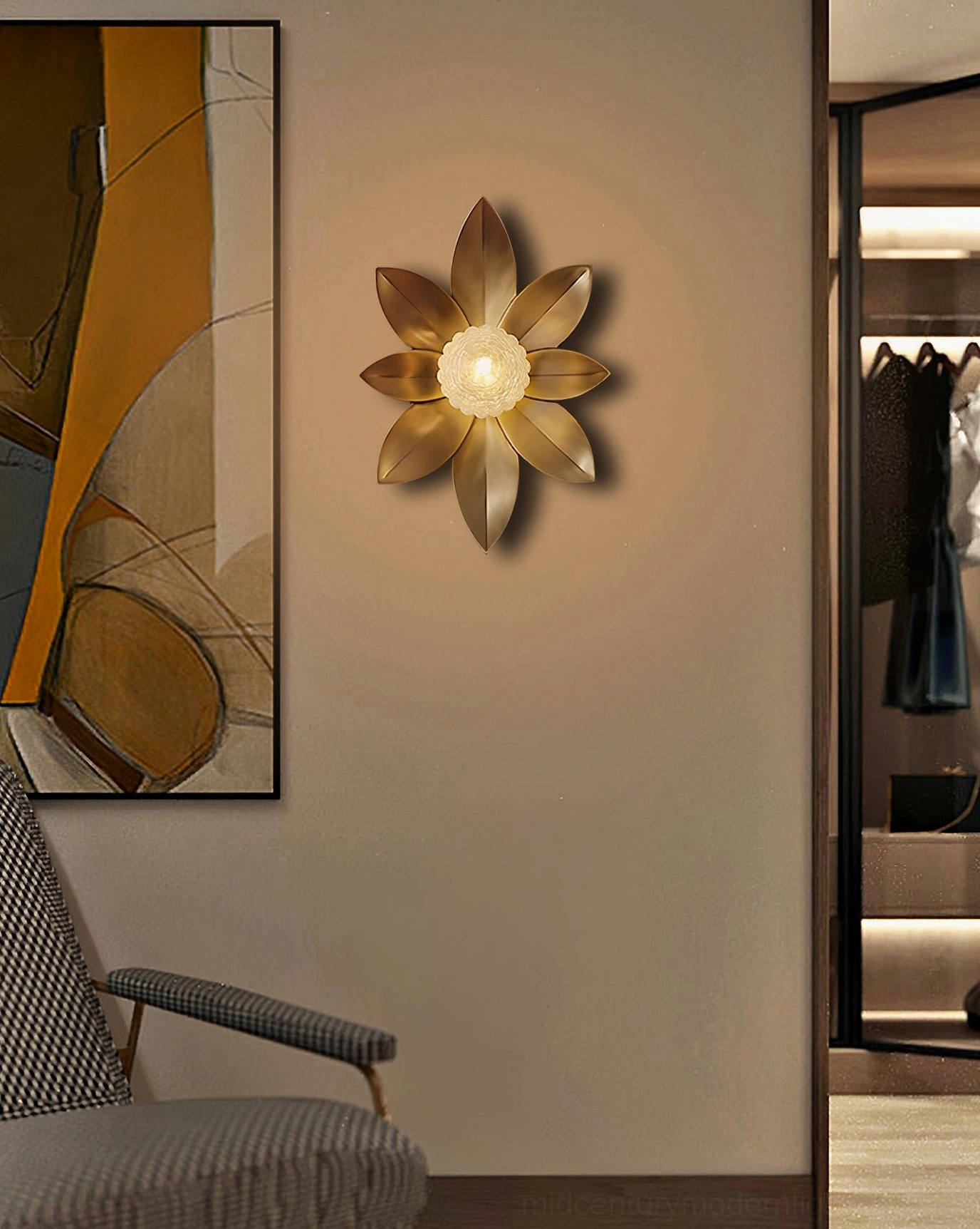 Gigi sconce with Edison bulb, vintage warm lighting effect