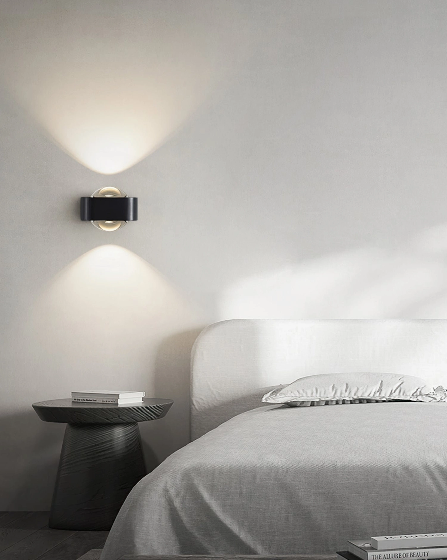 Grace wall-mounted sconce in brushed black premium finish