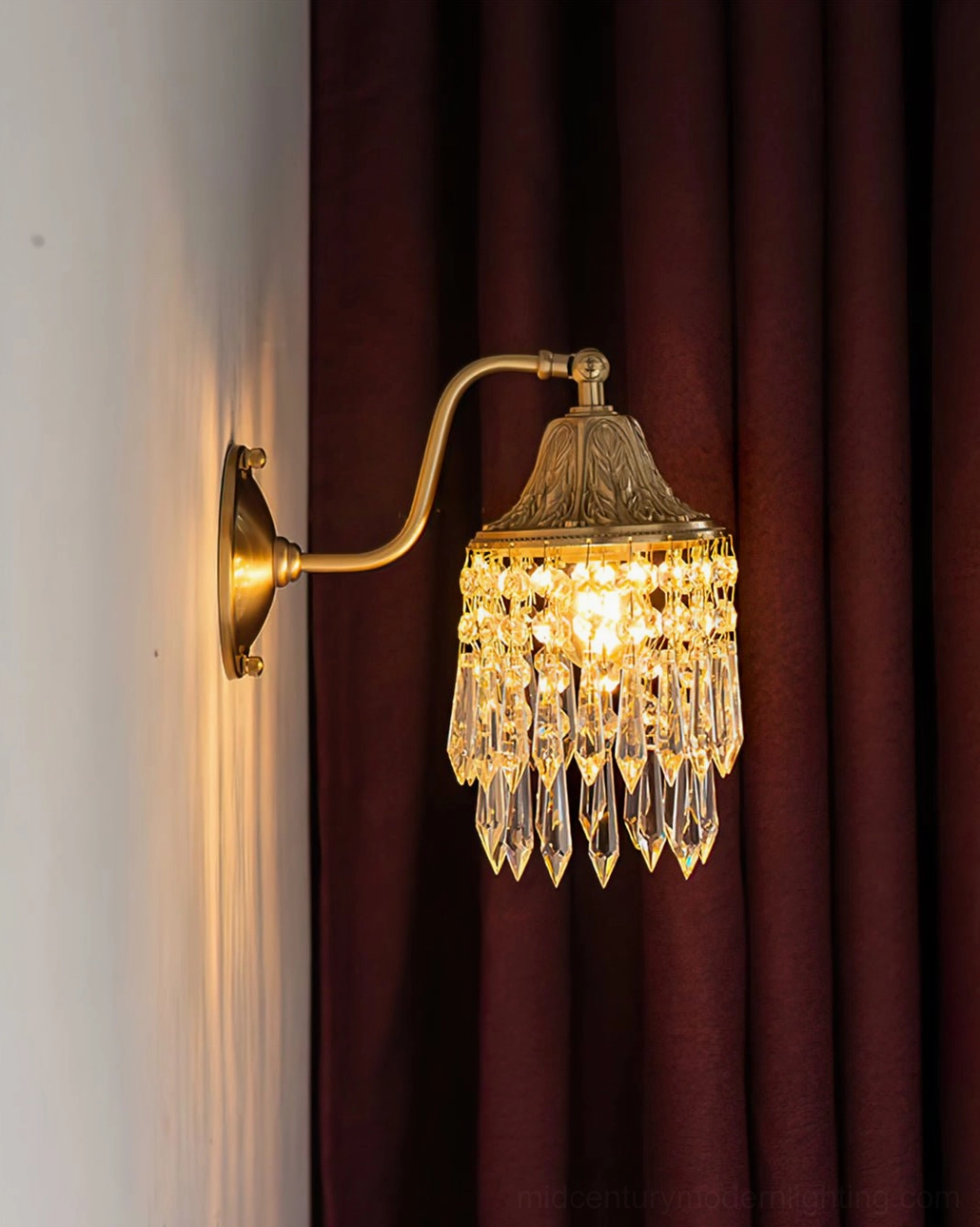 Kristall wall lamp sculptural view emphasizing vintage brass craftsmanship and cascading crystal pendant arrangement