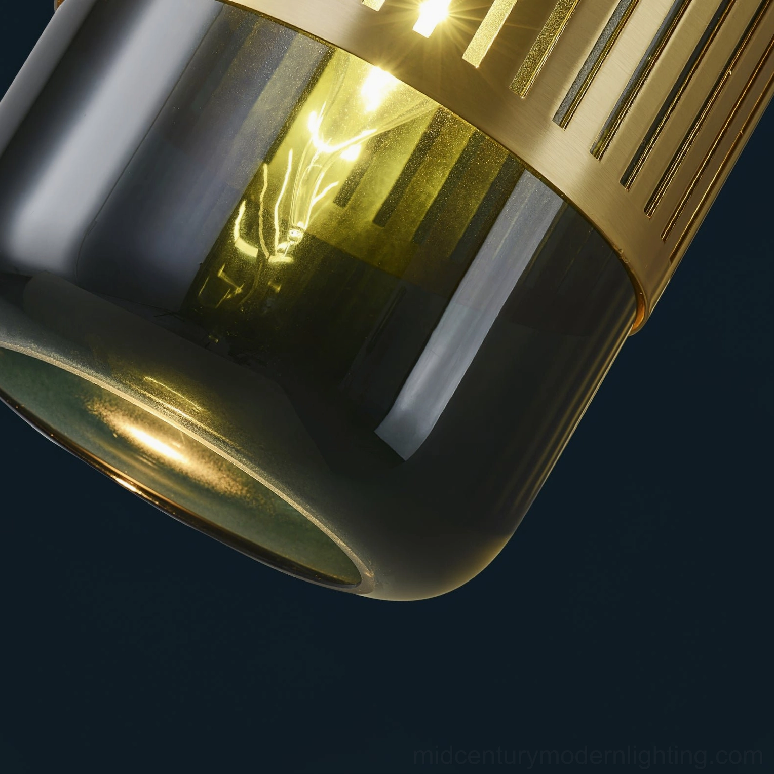 Lizak brass wall lamp showing mounting hardware quality, secure installation design for residential wall mounting