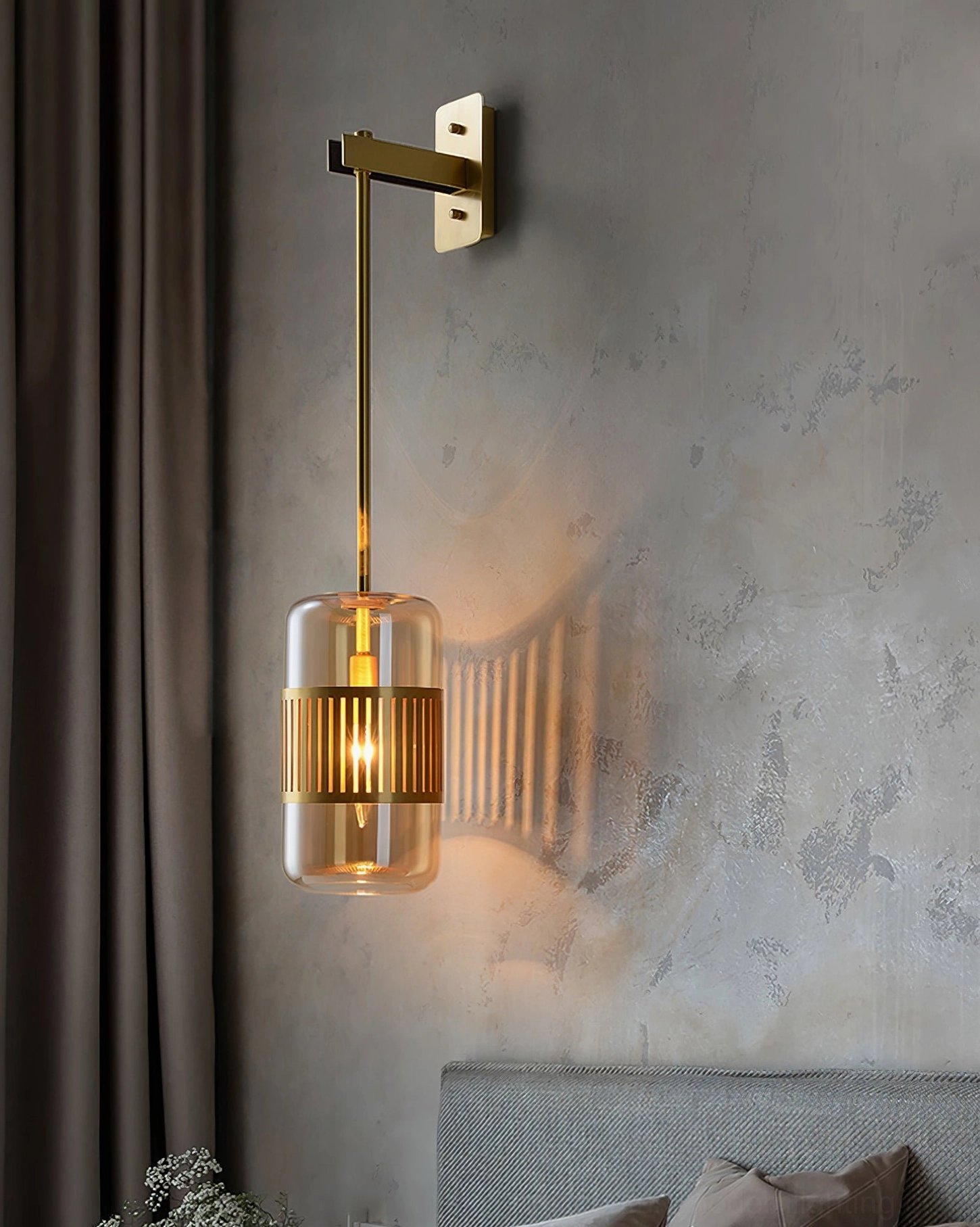 Lizak brass wall lamp detail showing E14 base compatibility, LED and Edison bulb ready, fine metal craftsmanship