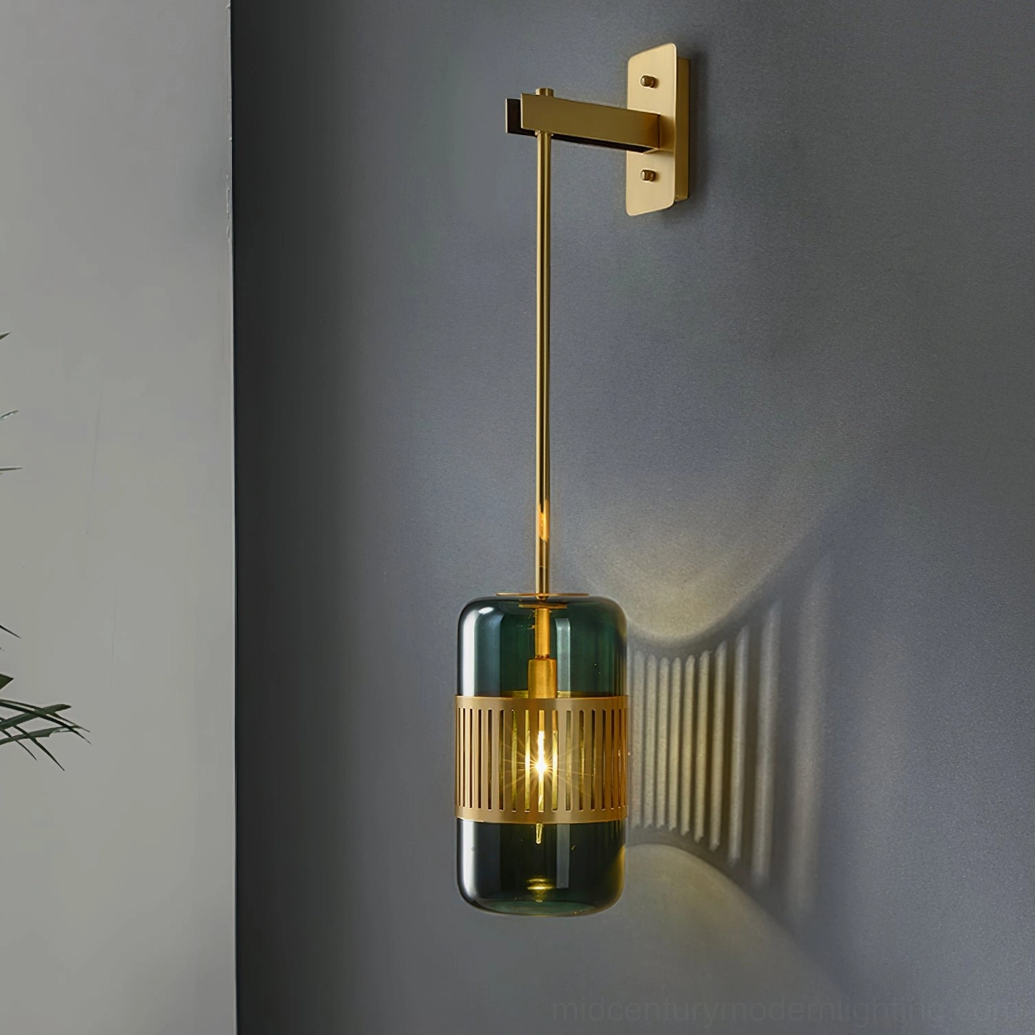 Lizak brass wall sconce showing electrical certification marks, AC 110-240V universal voltage compatibility