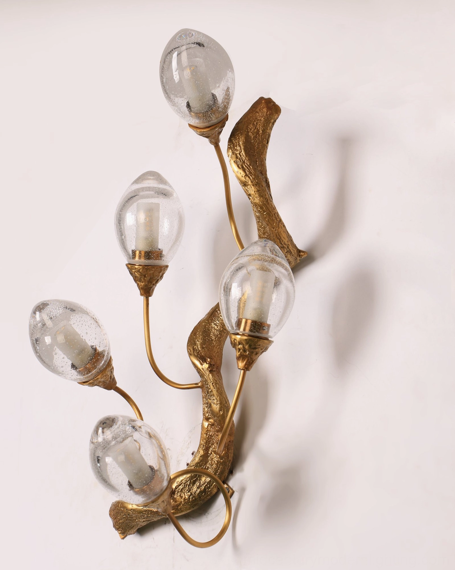 Lotus brass wall lamp installation guide showing mounting hardware and wall placement