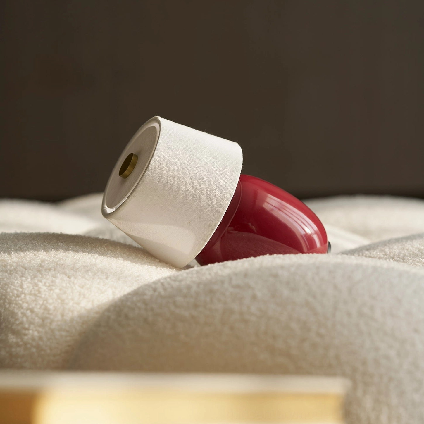 Marie table lamp sculptural ceramic base close-up photography