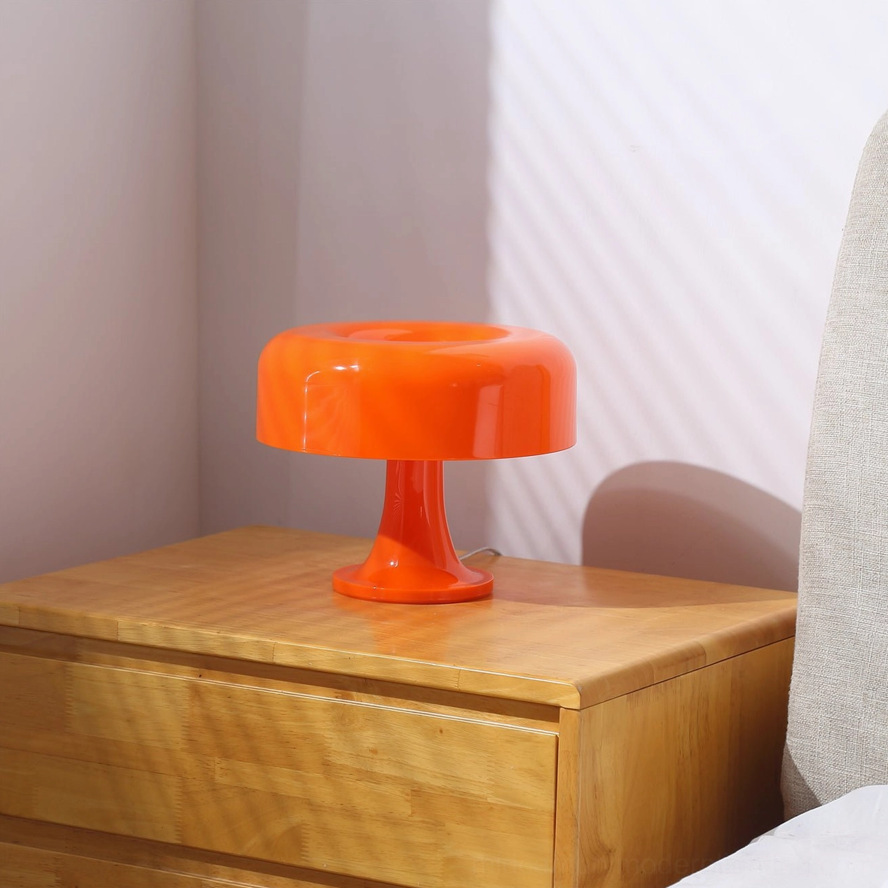 Pop Mushroom table lamp base and cord detail with push-button switch, 150cm power cord universal voltage