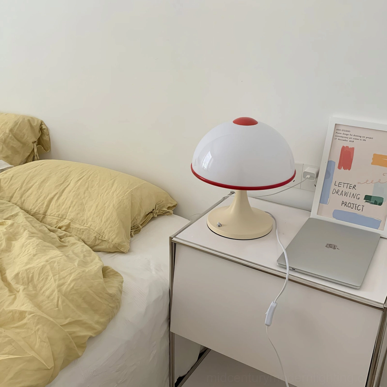 Mushroom lamp black and white retro design, compact minimalist bedroom lighting