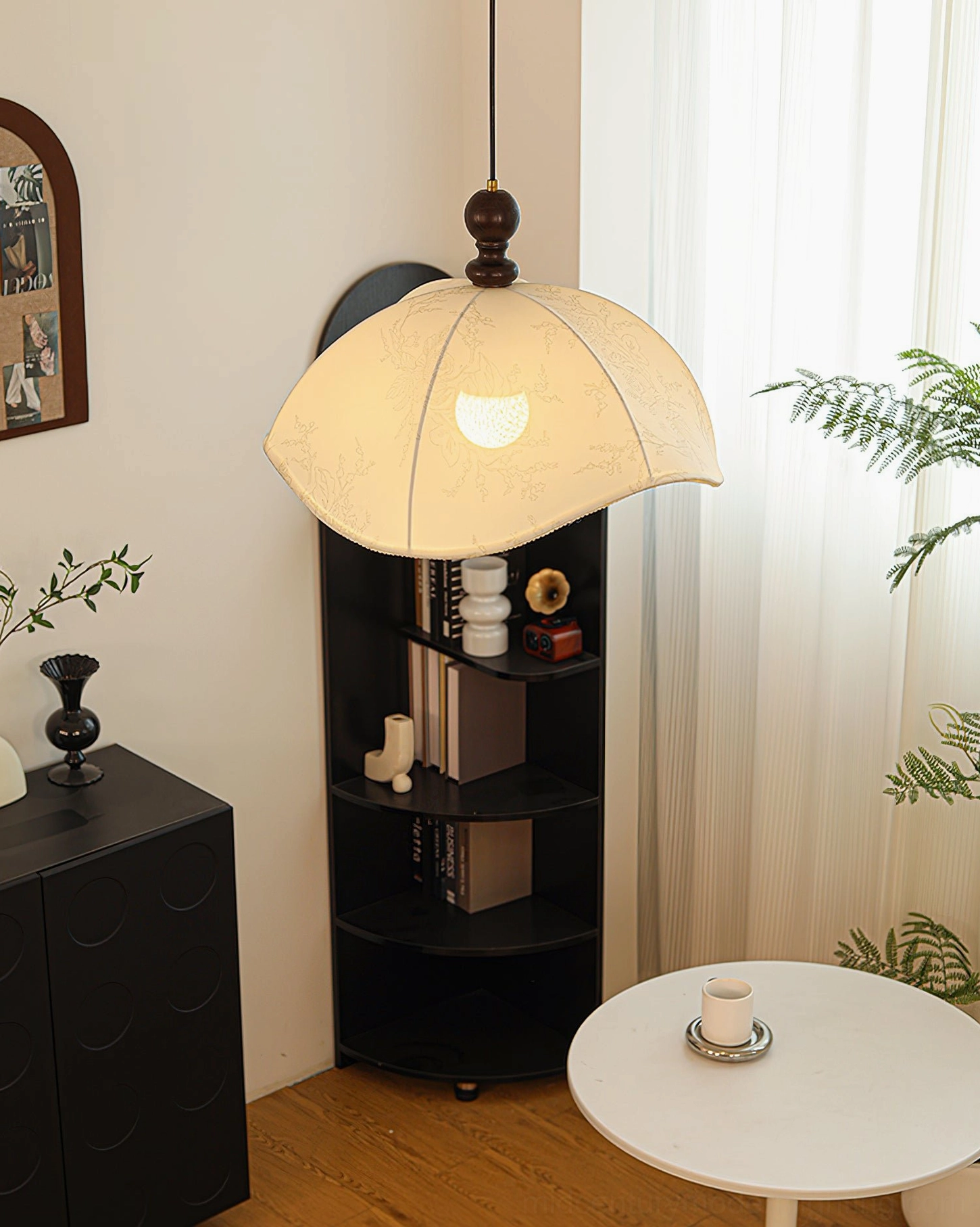Oriente fabric pendant light in retro home living corner, vintage cozy design setting