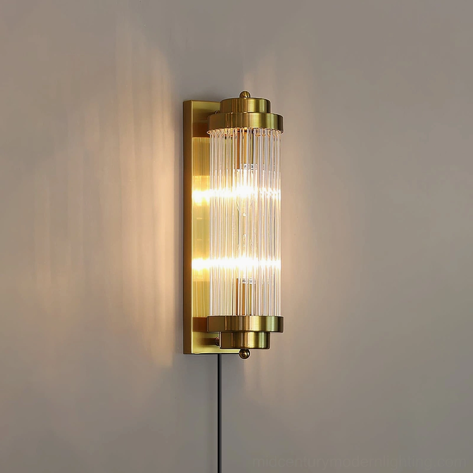Mid-century modern compact wall sconce, 15.7 inch height, ideal for reading nooks and intimate spaces