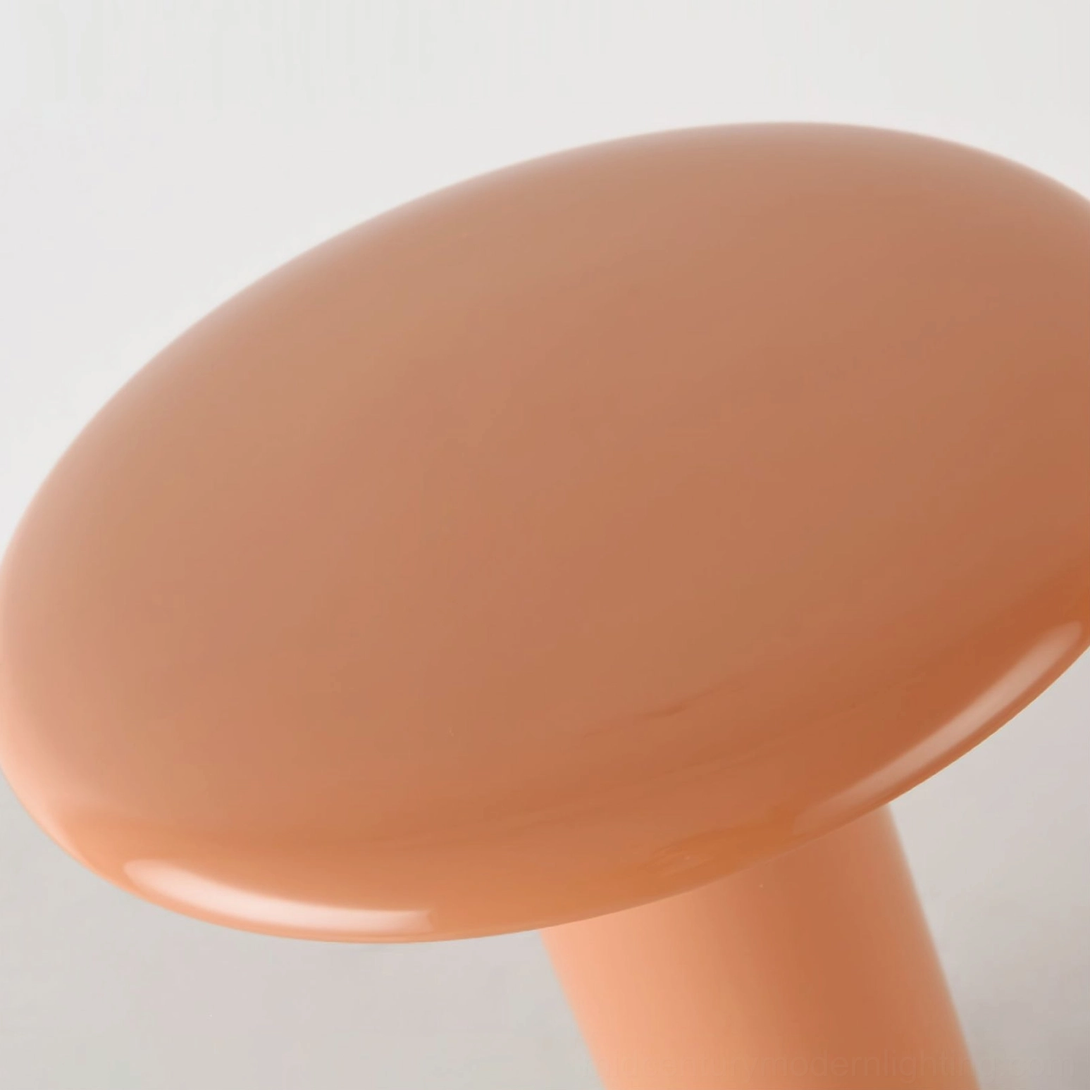 Takku portable cordless mushroom lamp showing 2000mAh battery life and 3-hour charging capability