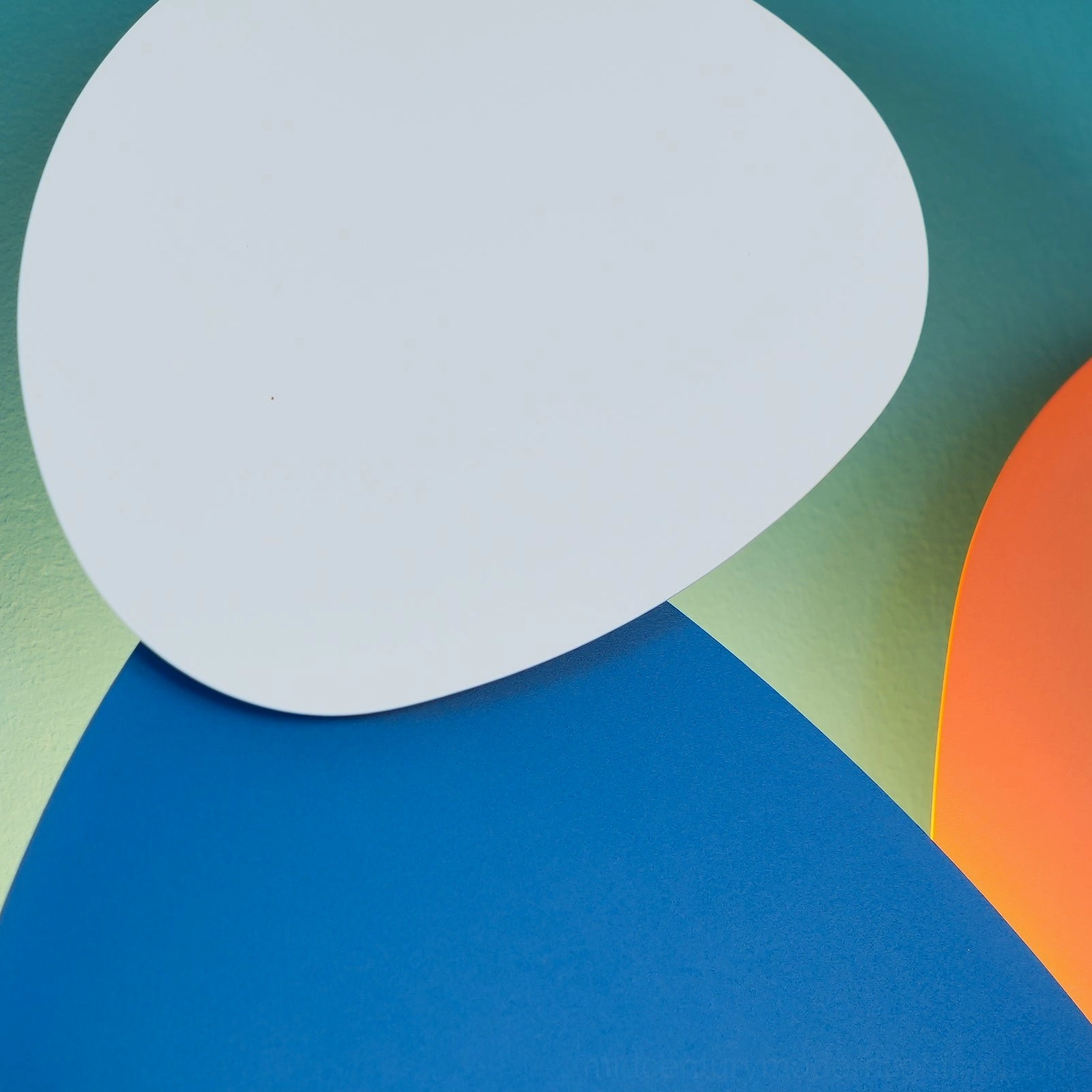 Tria modular wall lamp in cool light showing crisp energy-efficient LED illumination