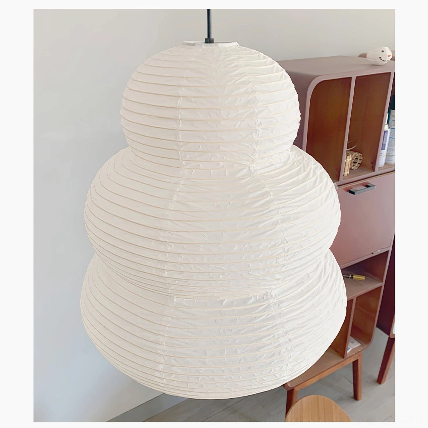 Washi 24N handcrafted mulberry paper pendant showing pure white ribbed paper surface detail